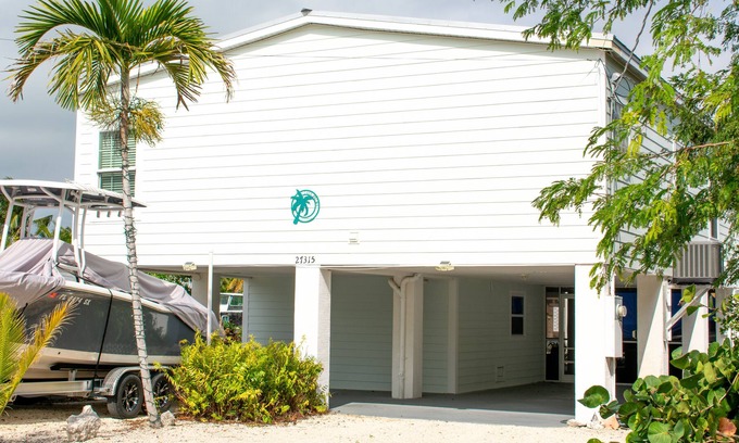 Breezeswept Beach Estates House | Fishermen's Dream: 3/2 Home on Excellent Boating Canal at Casa Palma
