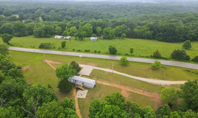Barnett House | Fishermen, Side by side riders! 3bed 2bath with xtra Parking! Close to lake&loop