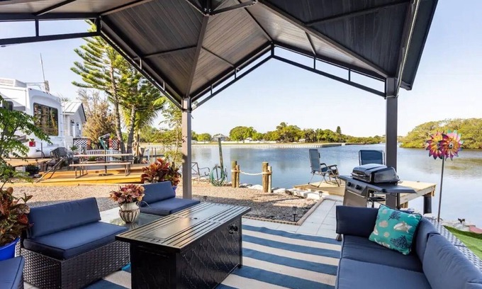 Southside Rural Community House | Fishing, Dolphin & Manatee Watching - Unveiling Nature's Hidden Gem