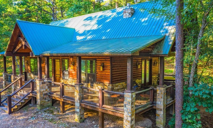 Broken Bow Cabin | Fishing Pond Front Cabin|Private 1 BR + Hot Tub