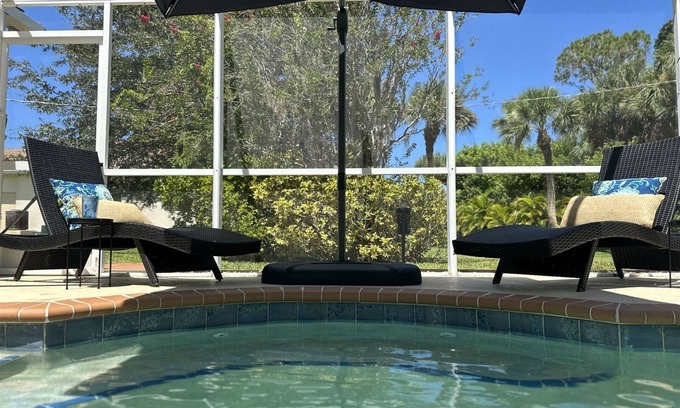 South Venice House | Five Beaches - walk to beach pool home