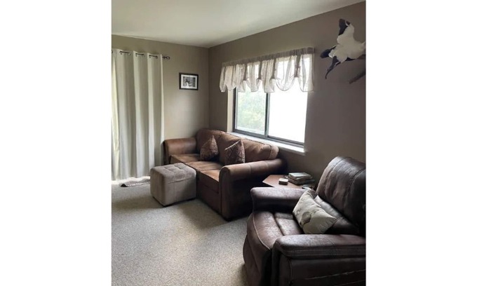 Pigeon Cottage | Five minutes from Caseville on the canal to the bay!