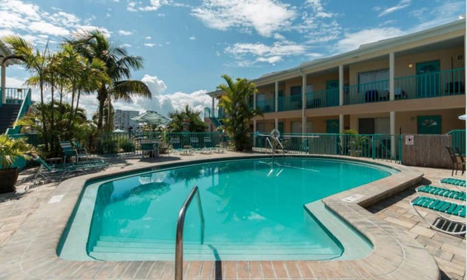Bay Esplanade House | Five Palms Suite 203 - Daily - Weekly - Monthly