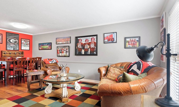 Athens Condo | Five Points Dawg Crib On Campus