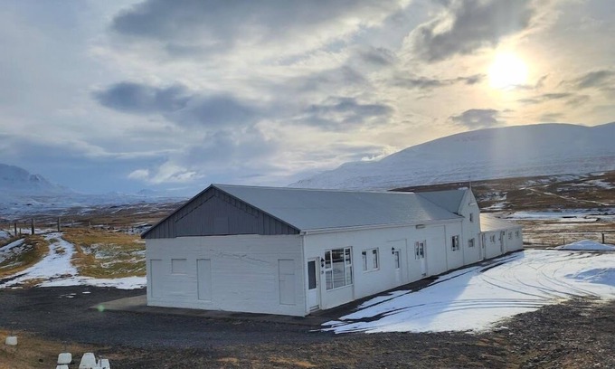 Varmahlid House | Fjós Guesthouse