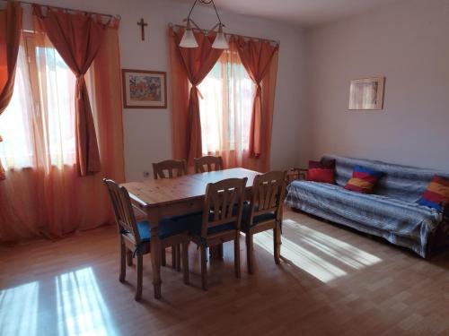 Kereki House | Flóra House