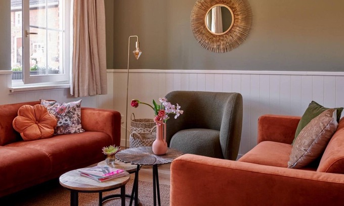 Schafelt House | Flamboyant Farmhouse in Baarlo with Hot Tub, Garden