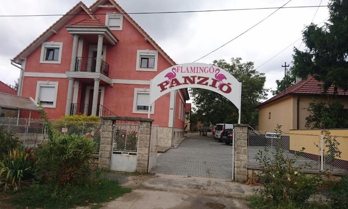 Szekesfehervar Bed & Breakfast | Flamingó Panzió
