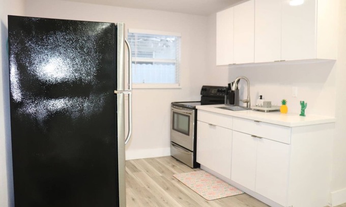 Dania Beach House | Flamingo Beach House – Tropical charm just minutes from the beach.