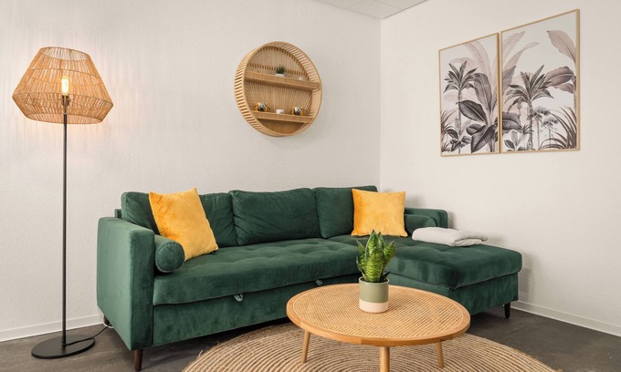 Frankenberg Apartment | Flamingo - Design Old Building, Central, Terrace, PS4 & Stream