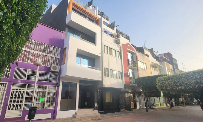 Praia Apartment | Flamingo Plateau. 1A Apt on Rua Pedonal. Praia Central Near cafes & shops