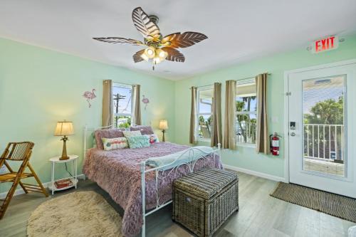 Cedar Key Apartment | Flamingo Room a Cozy Studio Retreat