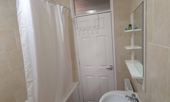 Stockwell Apartment | FLAT 1 BARTON COURT ,JEFFERY'S ROAD STOCKWELL, LONDON, UK