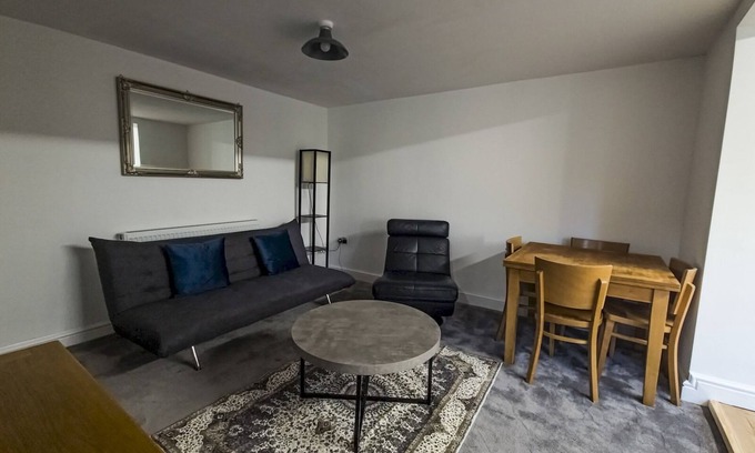 Broadstairs Apartment | Flat 1 · Blissful Beach Home With Garden | Viking Bay | Pass the Keys