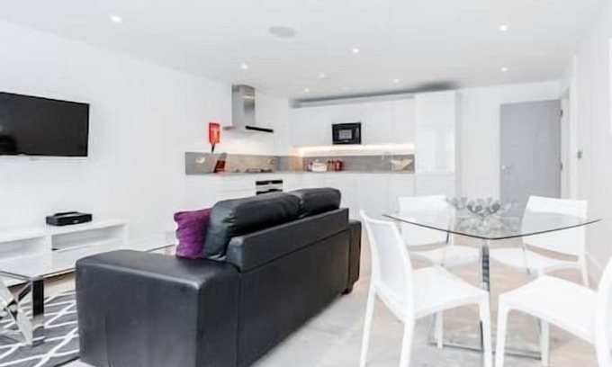 Ealing Apartment | Flat 12 Walpole Court - 2 bedroom apartment