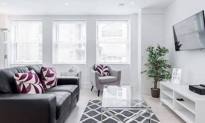 Ealing Apartment | Flat 19 Walpole Court - 2 bedroom apartment