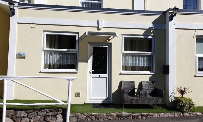 Torquay Apartment | Flat 2 at Appletorre House Holiday Flats