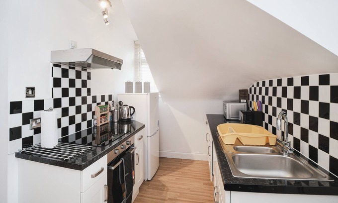 Canterbury Apartment | Flat 5 - 61 Old Dover Road