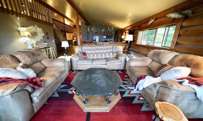 Homer Bed & Breakfast | Flat Fish Lodge B&B