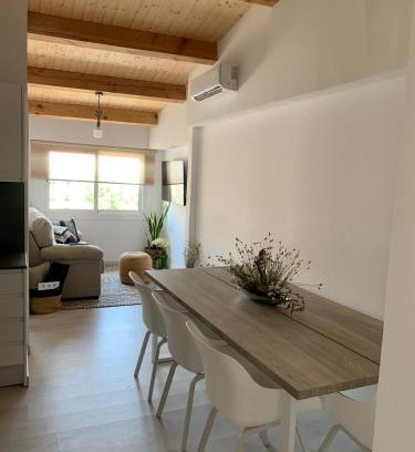 Eixample Apartment | Flat in Girona City Centre - 5 mins from Old Town and Train Station
