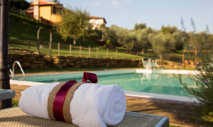 Lari Apartment | Flat in Lari, A/C, terrace, pool, restaurant, Wi-Fi, close to the village, ne