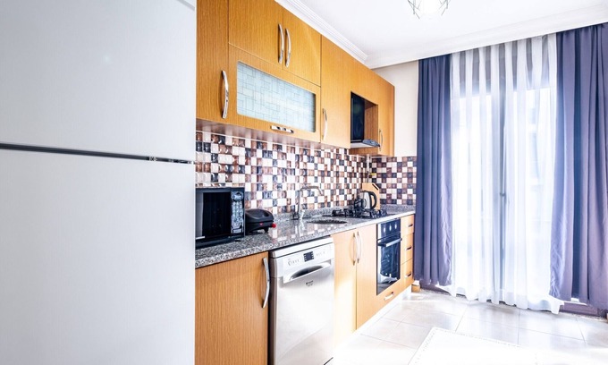 Maltepe Apartment | Flat in Maltepe with Balcony near Shopping Malls