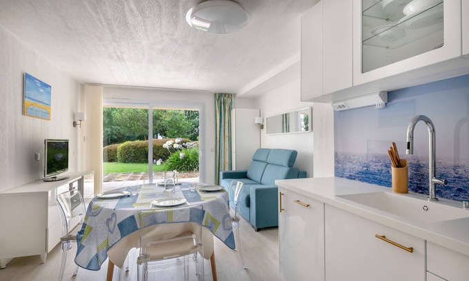La Baule-Escoublac Apartment | Flat in residence with swimming pool for 6