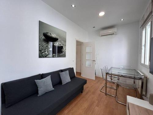 Arganzuela Apartment | Flat in the Barrio de Las Delicias, Madrid