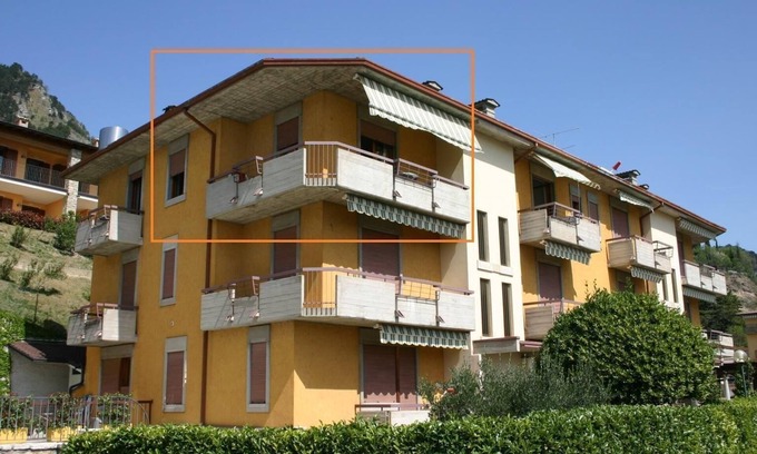Gardola Apartment | Flat on the second floor with balcony