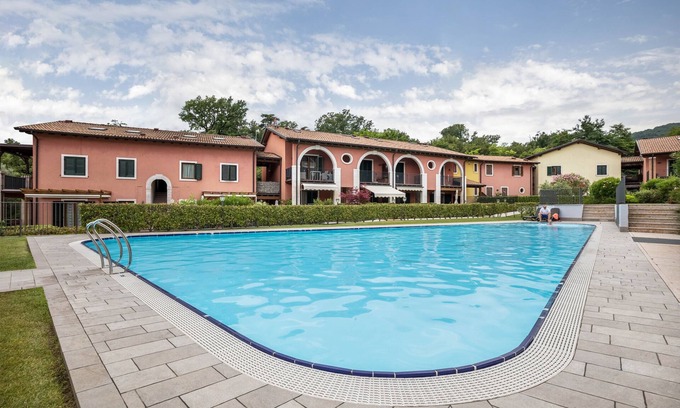 Castion Veronese Apartment | Flat 'Perlago' with shared pool, Wi-Fi and air conditioning