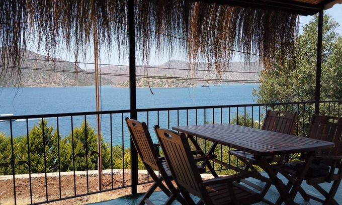 Bozburun House | Flat with Island View in Adatepe, Bozburun