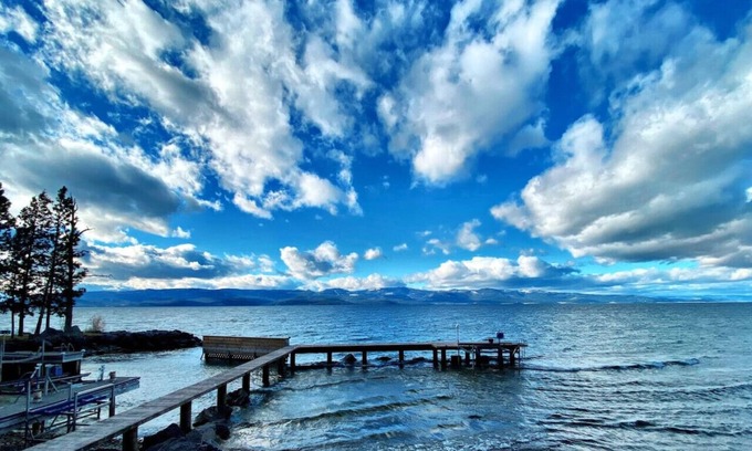 Bigfork Cabin | Flathead Lake Cabin w/Hot Tub & Close to Bigfork