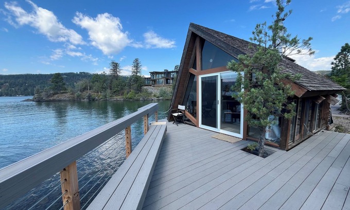 Somers Cabin | Flathead Lake Island Chalet