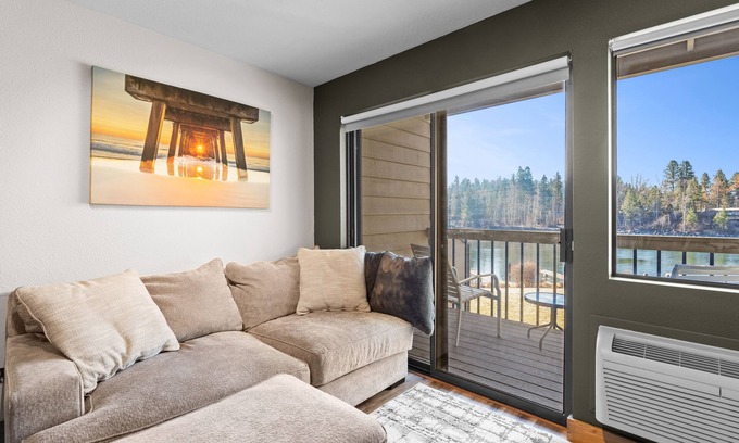 Bigfork Condo | FLATHEAD LAKE WATERFRONT CONDO RETREAT! WITH BOAT OPTION