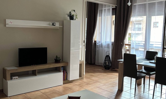 Tor di Quinto Apartment | Fleming Hill 32 Delightful apartment in a prestigious residential area