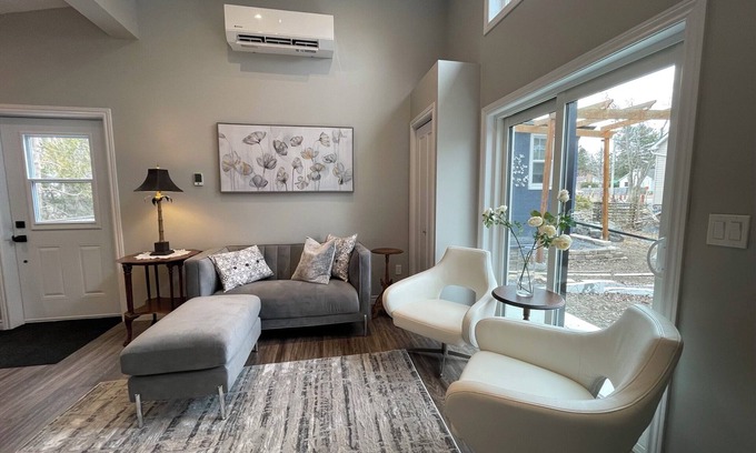Kingston House | Fleure-de-Lys Haus One bedroom House Short Term