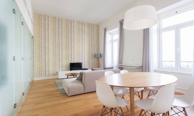 Santo Antonio Apartment | FLH Avenida da Liberdade Modern Flat