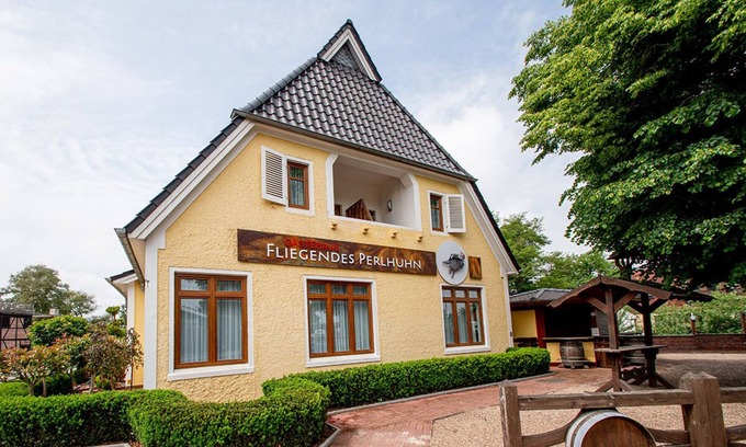Lilienthal Hotel | Fliegendes Perlhuhn