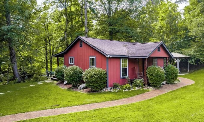 Pittman Center Cabin | Flint Rock Cabin on the Water