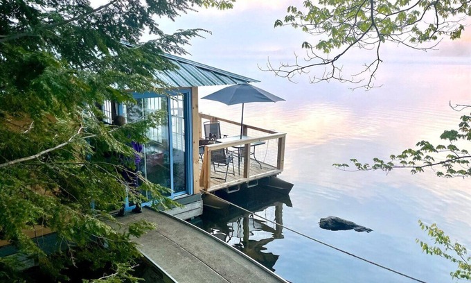 Monmouth Boat Rental | Floating Island Cabin Private Pet-Friendly Retreat