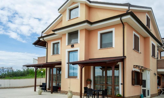 Torrevecchia Teatina Apartment | Flora house
