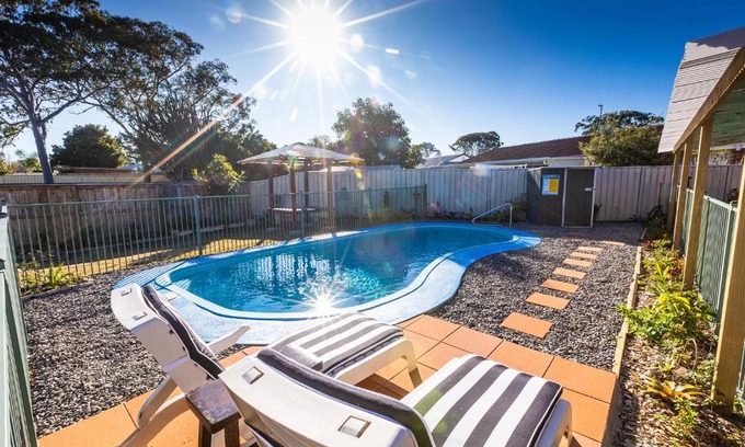 Tuncurry House | Flora Parade 6