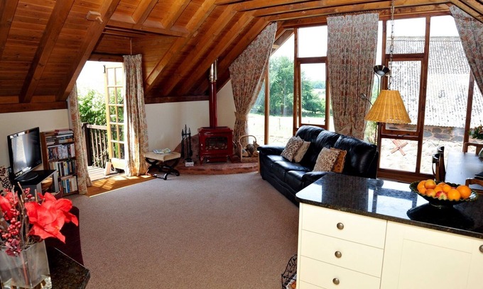 Crowcombe House | Flora's Barn (Sleeps 4. 2 Bedrooms)