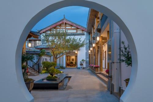 Dayan Old Town Hotel | Floral Qinyuan Light Luxury Inn Lijiang Ancient Town Flagship Store-花筑沁园轻奢客栈丽江古城店