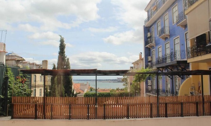 Encarnacao House | Flores - Triplex in Chiado w/terrace & parking!