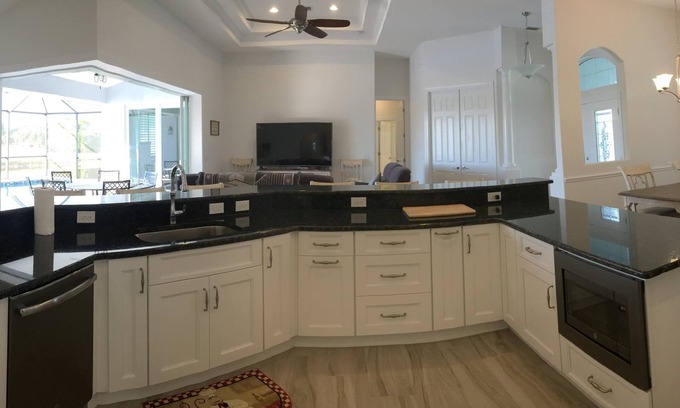 Rotonda West Villa | Florida Secret, full refund*, heated pool, sleeps 8