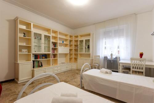 Old Town Apartment | Flower apartment