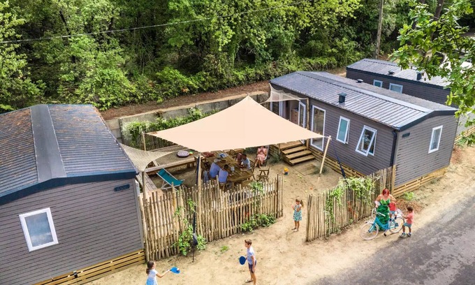 Saint-Hilaire-de-Riez House | Flower Camping Les Biches * - Mobil-home Tribu 5hz PREMIUM 56m2- covered terrace - 2 bathrooms - TV -LV - Plancha - Wifi Free 10 people