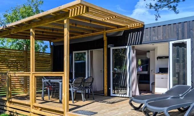 Loix House | Flower Camping Les Ilates * - NEW 2025: Homeflower PREMIUM PLUS 35m2 (3 bedrooms) + beds made on arrival and cleaning 7 people