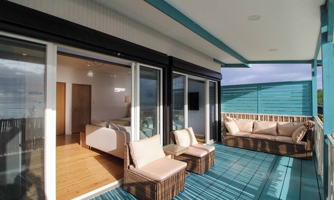 Amami House | FlowerFlower /Amami Kagoshima